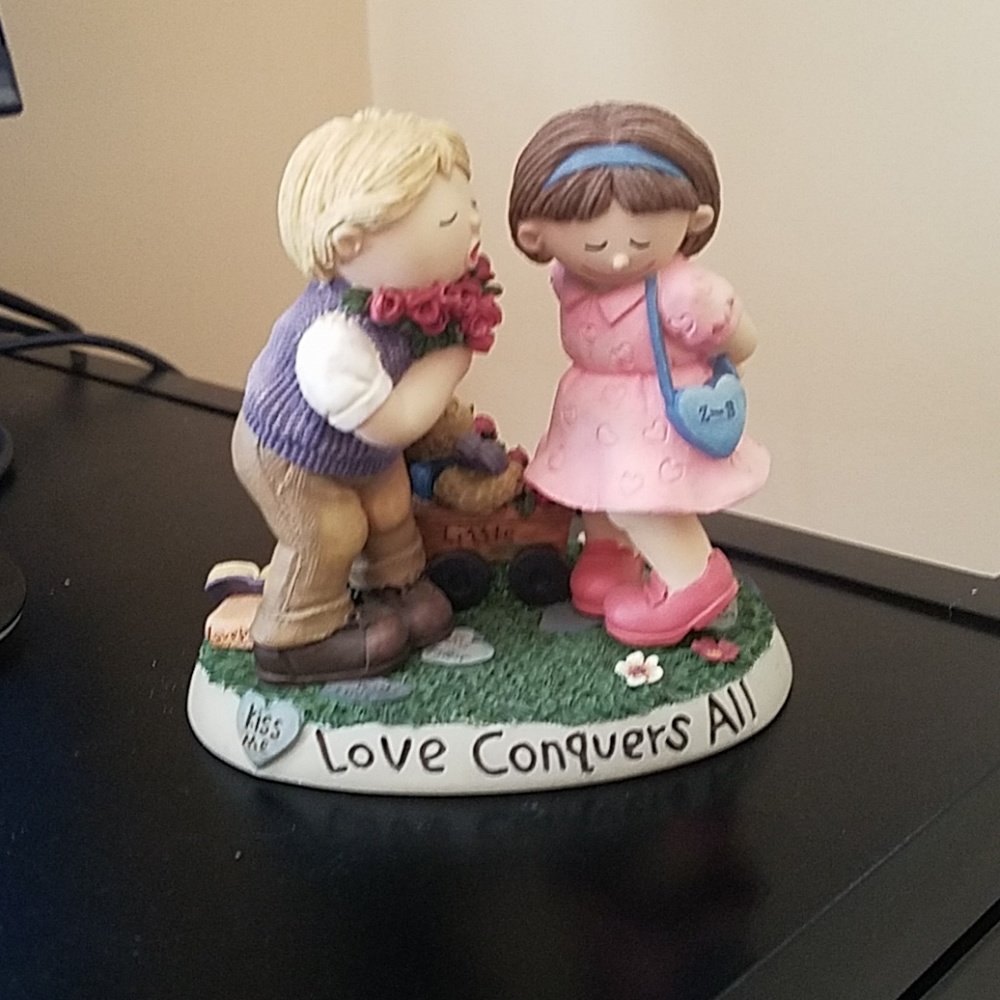 Zingle-Berry " Love Conquers All" Collectable